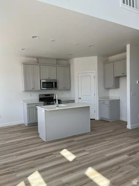 West Jordan, UT 84081,6858 S MT MEEK DR #211