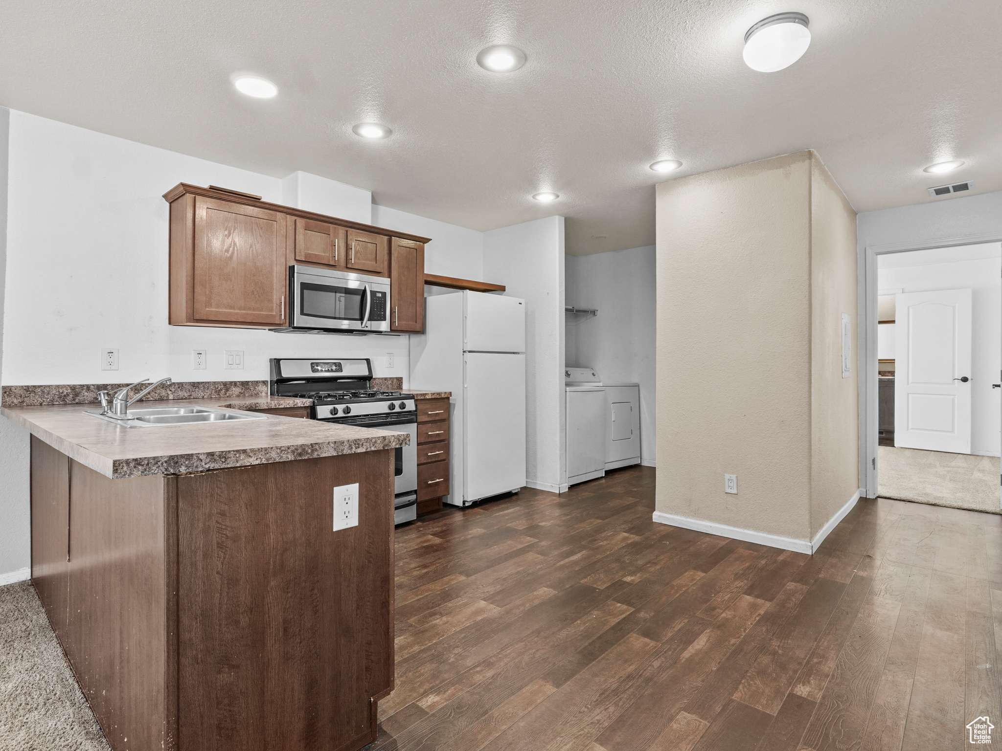 Clearfield, UT 84015,75 W 250 N #103