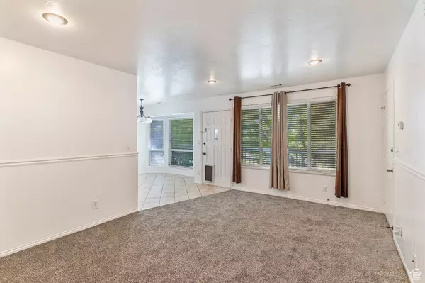 Roy, UT 84067,5568 S 2800 W #5B