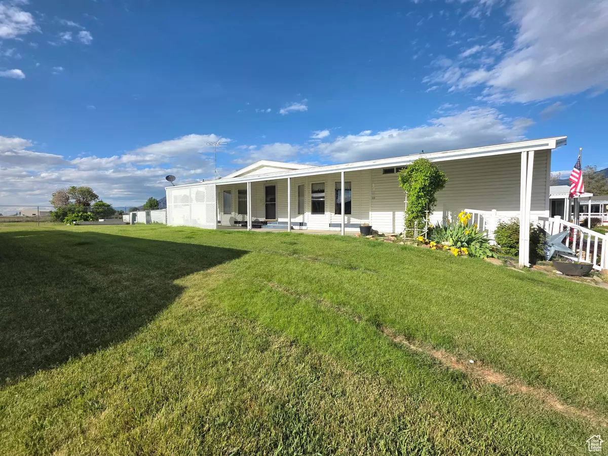 Farr West, UT 84404,1111 N 2000 W #8