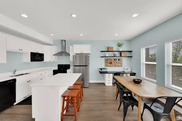 North Salt Lake, UT 84054,20 S WALKER LN