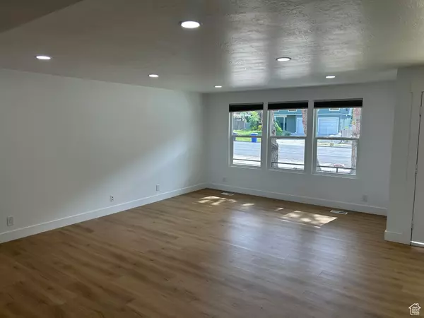 Cottonwood Heights, UT 84121,7726 S 3500 E