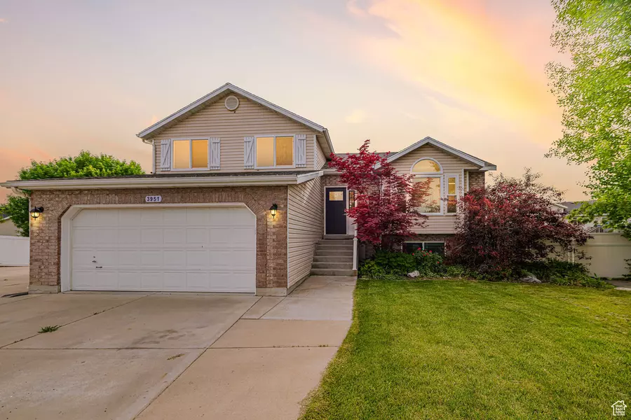 3951 W BALTIMORE CIR S, Syracuse, UT 84075