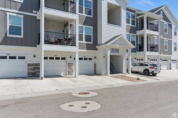972 W SPIDER GREEN WAY N #E302, Saratoga Springs, UT 84045