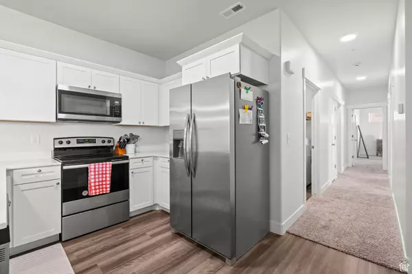 Saratoga Springs, UT 84045,972 W SPIDER GREEN WAY N #E302