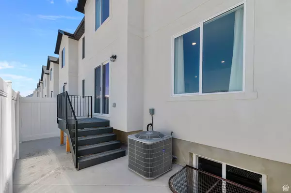 Saratoga Springs, UT 84045,854 E SAND DOLLAR WAY #2324