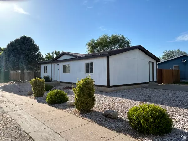 296 W ROYAL OAKS DR, Ogden, UT 84404