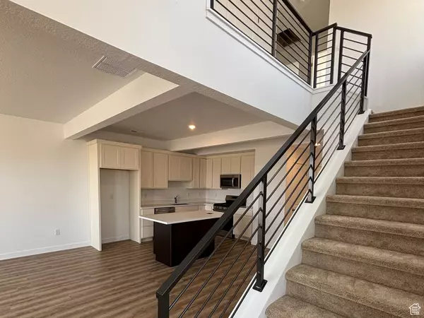 South Jordan, UT 84009,6907 W SOUTH JORDAN PKWY