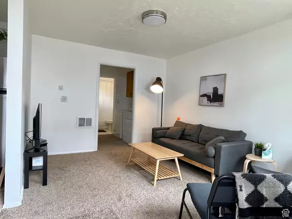 Salt Lake City, UT 84115,3428 S 300 E