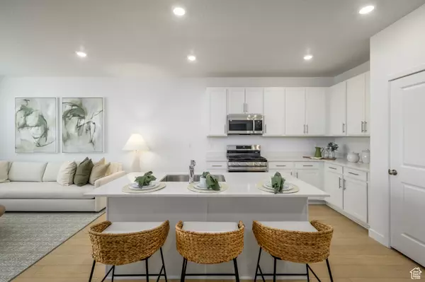 West Jordan, UT 84081,7591 S OPAL MOUNTAIN WAY W #204