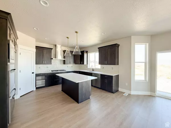 Tooele, UT 84074,2067 N 450 W #206