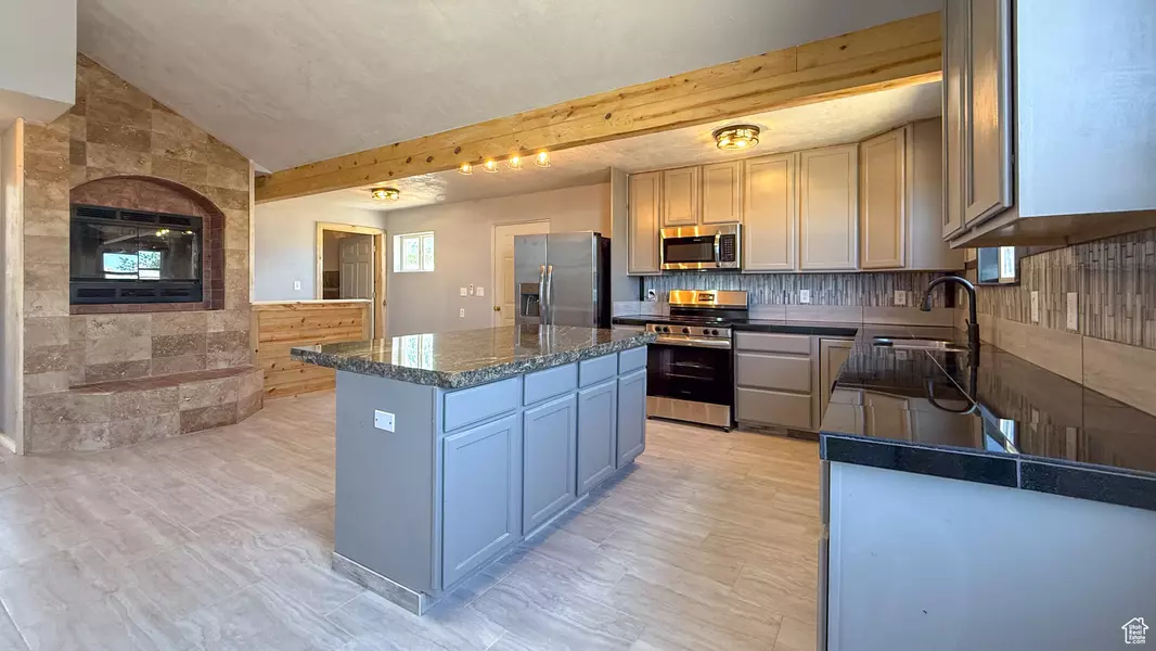 121 2ND W, East Carbon, UT 84520