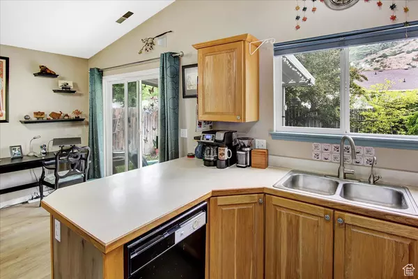 Ogden, UT 84404,1422 N FOWLER AVE E