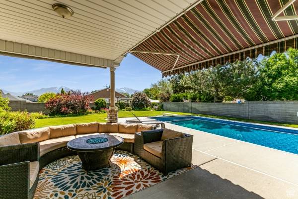 South Jordan, UT 84095,3007 W SWEET CLOVER LN