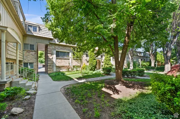 Holladay, UT 84117,2220 E MURRAY HOLLADAY RD #184