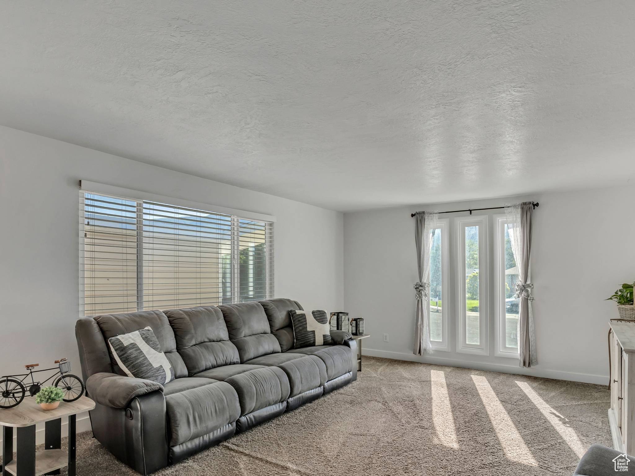Layton, UT 84041,953 E 100 S