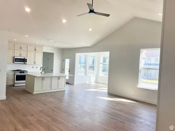 South Jordan, UT 84009,6586 W KEY LARGO WAY S #2-150