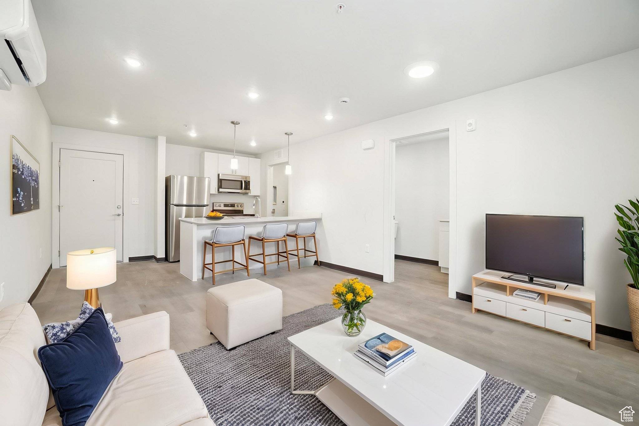 Salt Lake City, UT 84105,1326 S 500 E #202 E