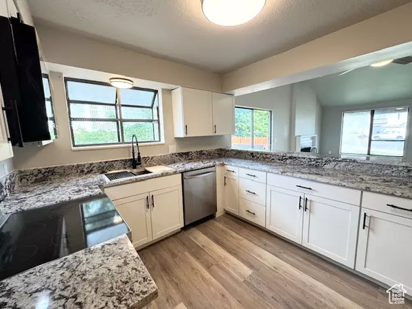North Ogden, UT 84414,3369 N 425 E