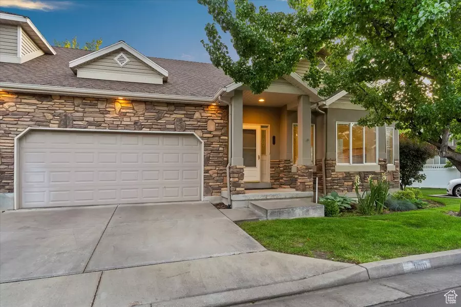 696 S CLEARWATER FALLS DR E, Layton, UT 84041