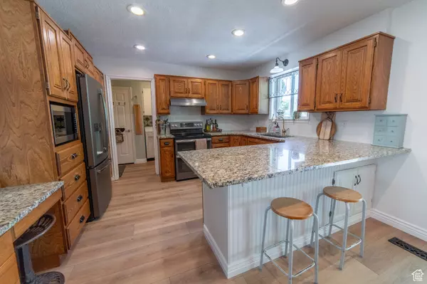 Sandy, UT 84092,10273 FLANDERS RD S