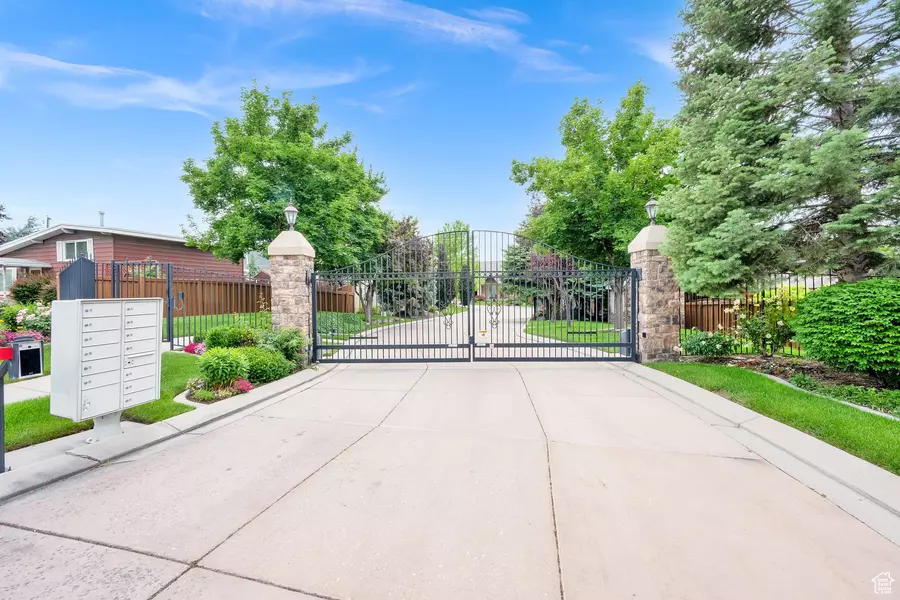 7195 S VILLANDRIE LN E, Cottonwood Heights, UT 84121