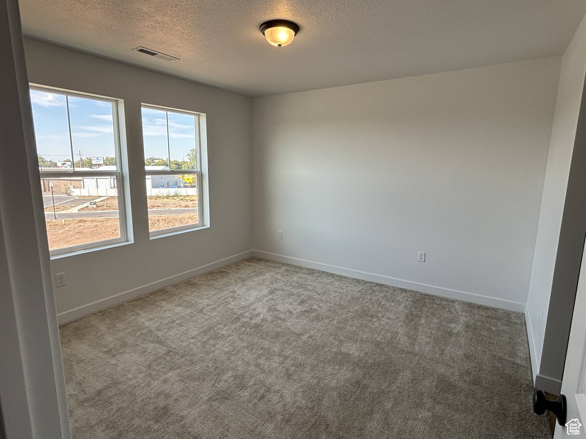 Layton, UT 84041,1650 N MAIN ST N #123