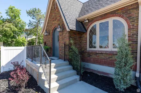 Holladay, UT 84117,4555 S HIGHLAND DR E