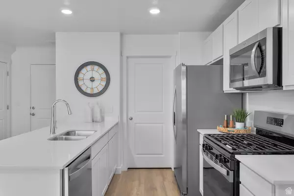Saratoga Springs, UT 84045,112 N KELP ST #2307
