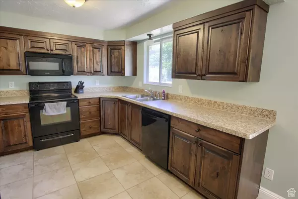 North Ogden, UT 84414,1272 E 2925 N