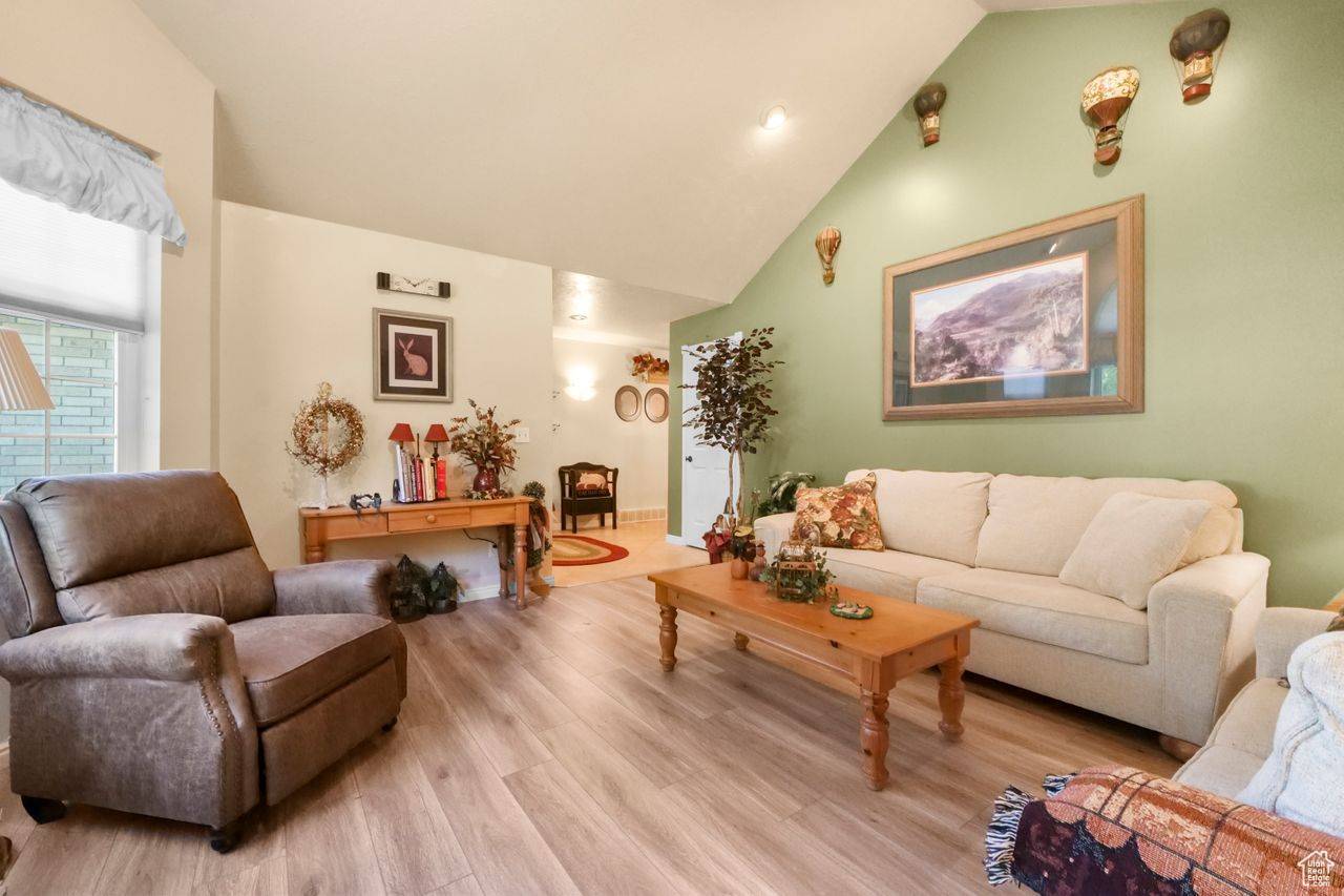 South Jordan, UT 84095,1262 W DUSTY DOWNS CIR