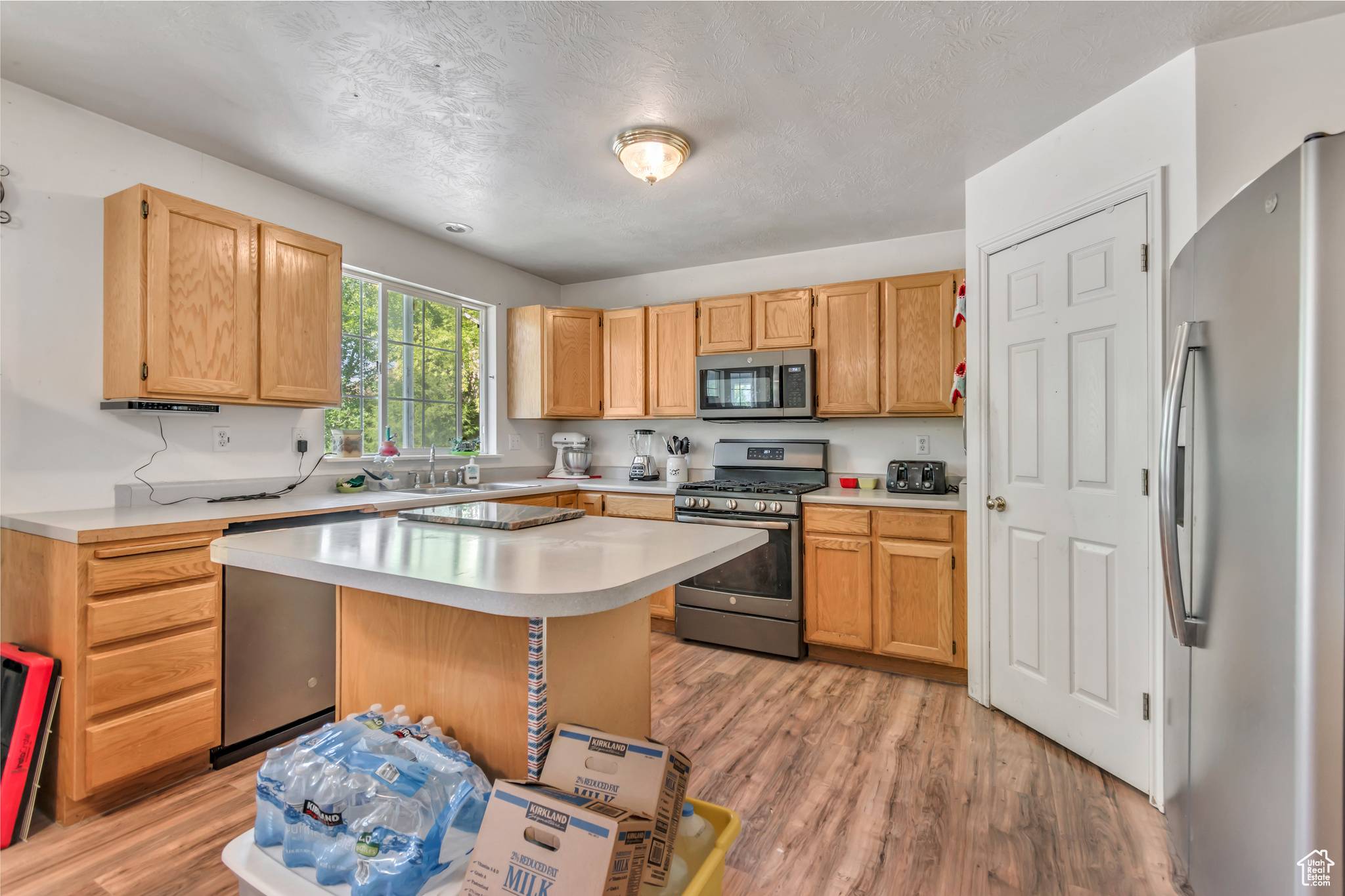 Eagle Mountain, UT 84005,2172 WHITE PINE RD