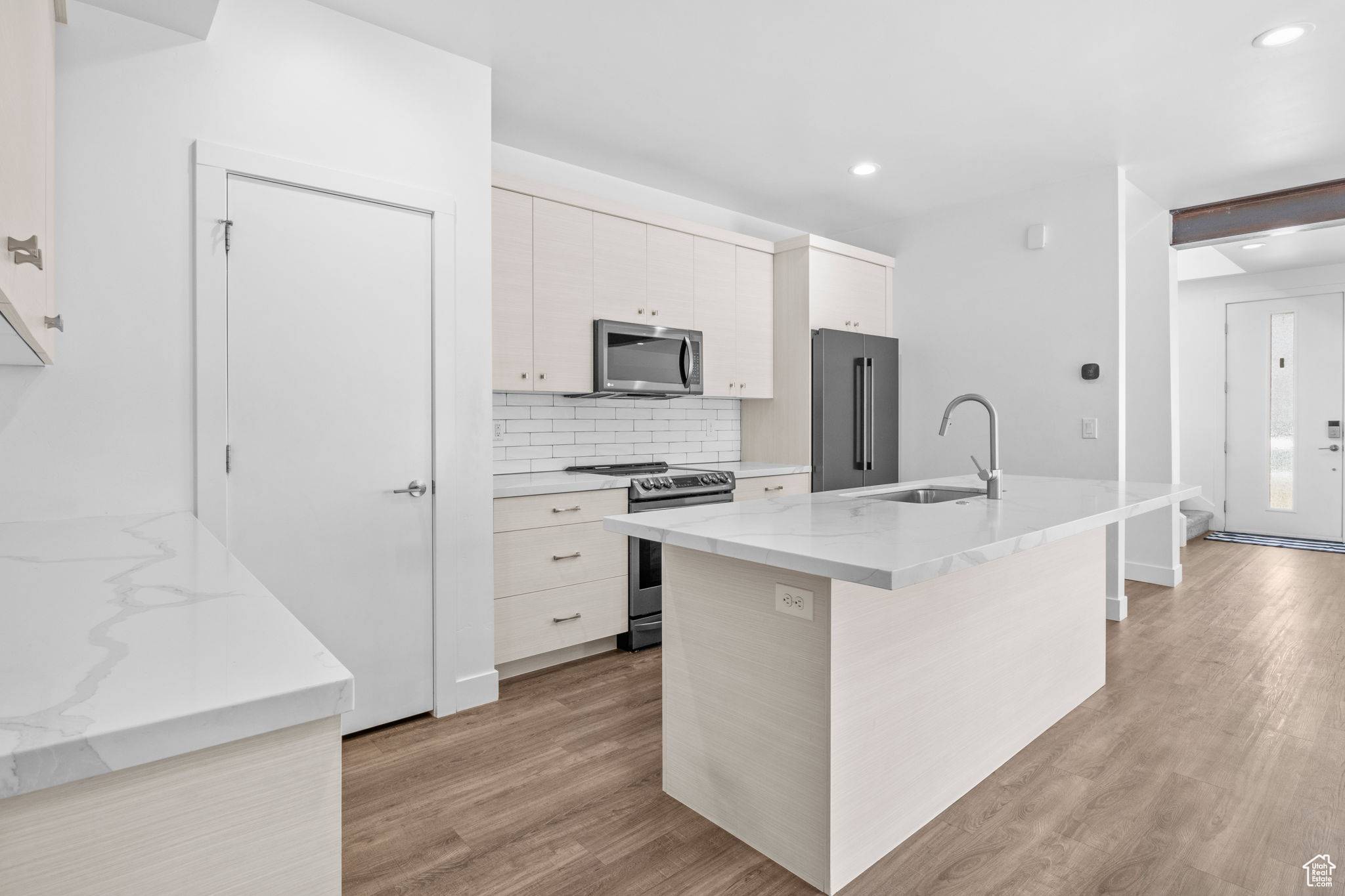 Bluffdale, UT 84065,1046 W ALBION MEADOW WAY