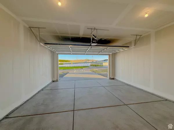 West Jordan, UT 84081,6976 S SKYLOOP DR W #4