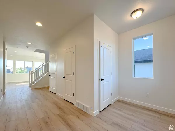 West Jordan, UT 84081,6976 S SKYLOOP DR W #4