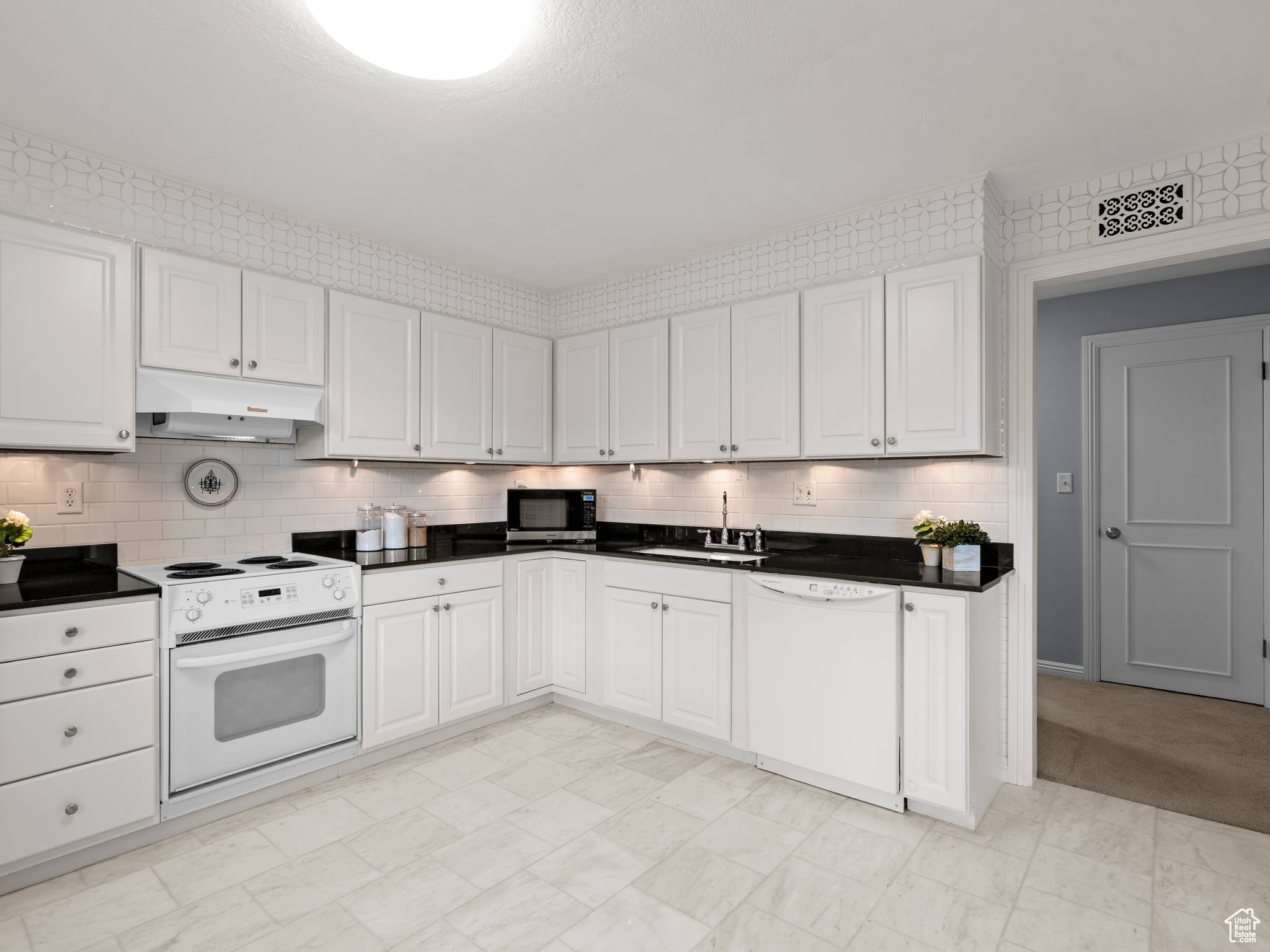 Salt Lake City, UT 84106,1150 E 2700 S #50G