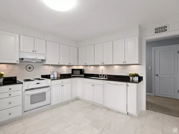 Salt Lake City, UT 84106,1150 E 2700 S #50G