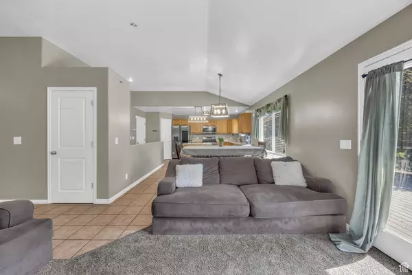 Clinton, UT 84015,2352 N 1160 W