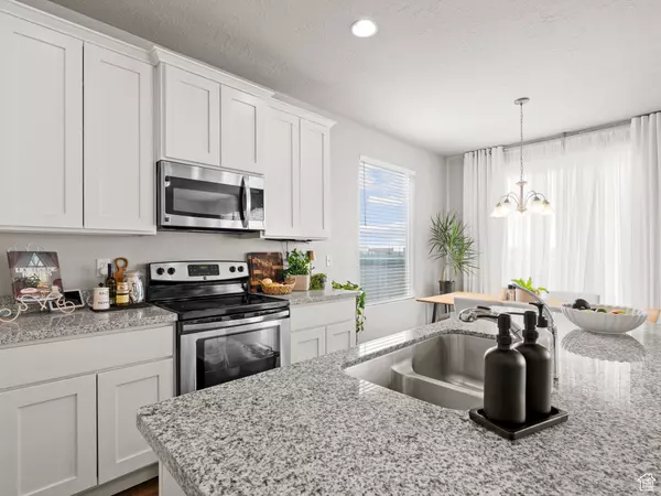 137 CONDOR RD, Saratoga Springs, UT 84045