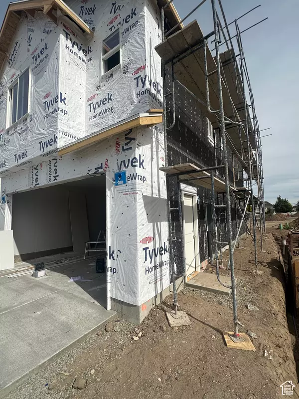 Clinton, UT 84015,2158 W 2615 N #137