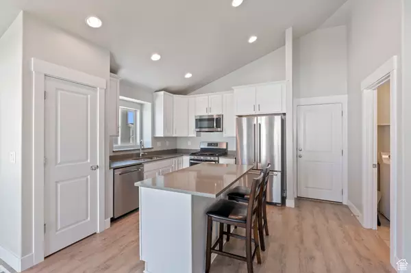Layton, UT 84041,916 COLD CREEK WAY