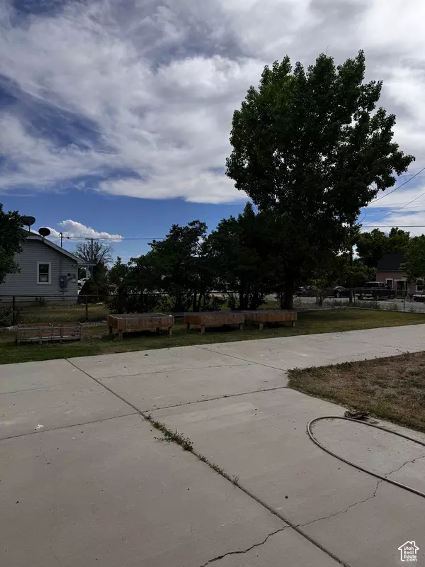 Mayfield, UT 84643,11 S 100 E