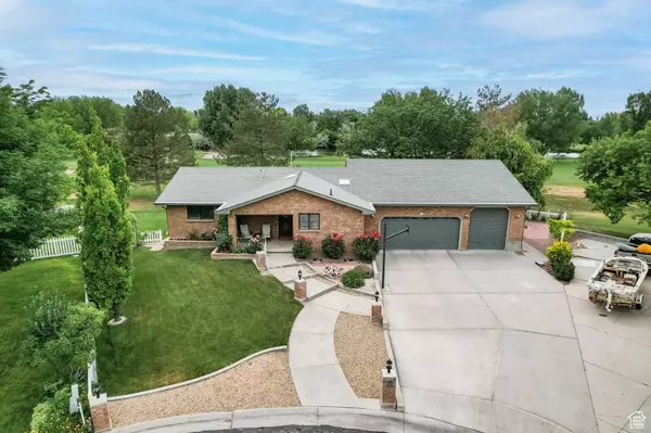 219 COUNTRY CLUB DR, Stansbury Park, UT 84074