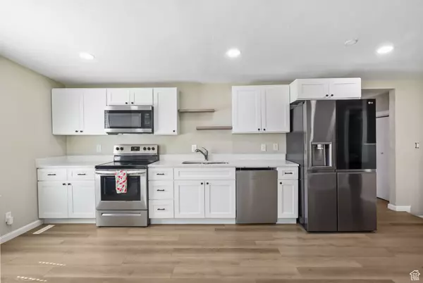 Roy, UT 84067,6033 S 2100 W