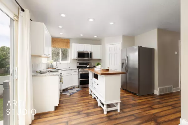 Saratoga Springs, UT 84045,2422 N CIDER PL