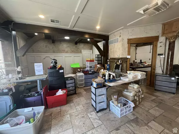 Ogden, UT 84401,2590 S COMMERCE WAY #C
