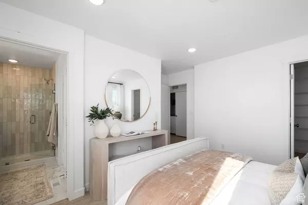 Murray, UT 84123,924 W COALBURN WAY #8-26