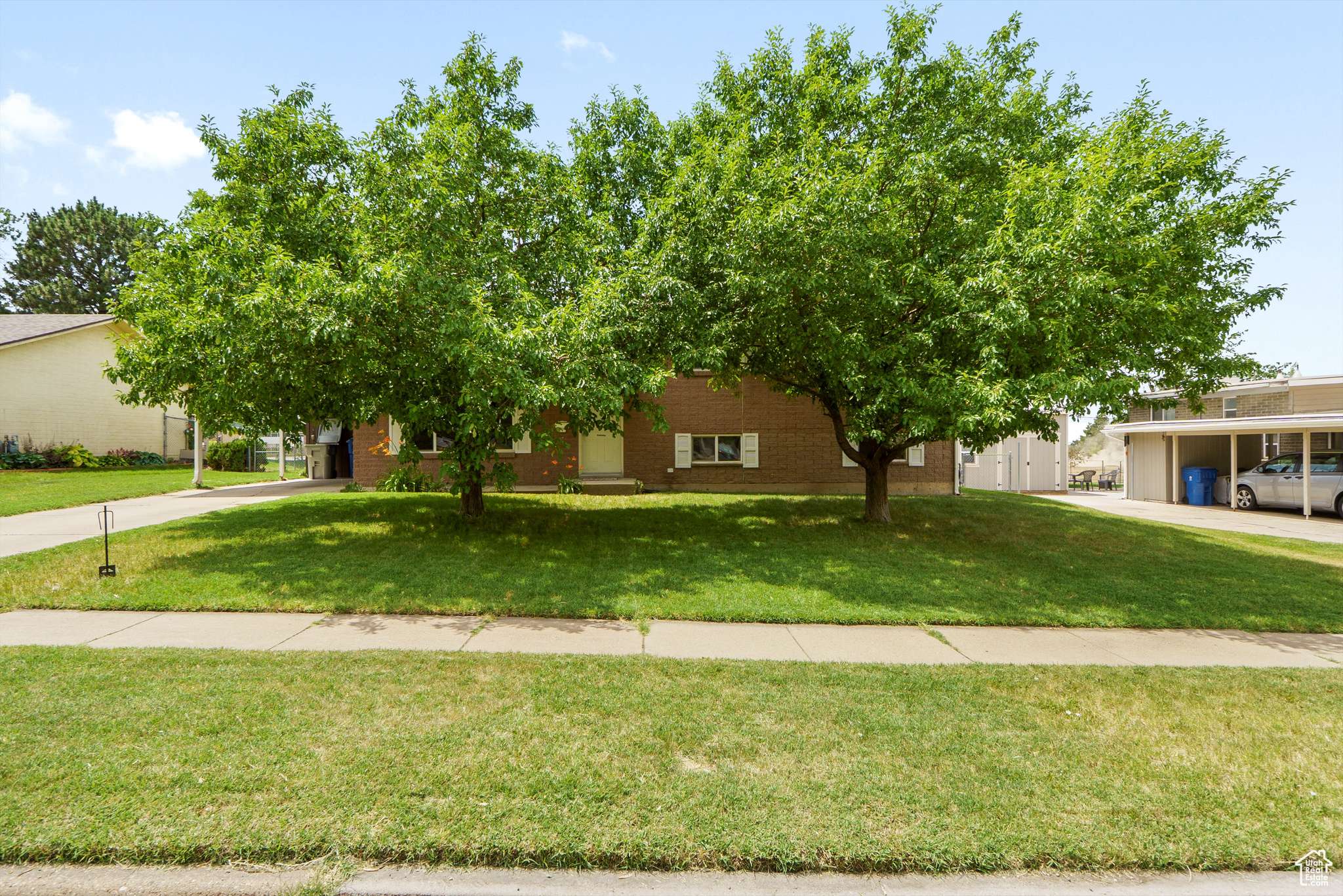 South Ogden, UT 84403,4299 MONROE BLVD