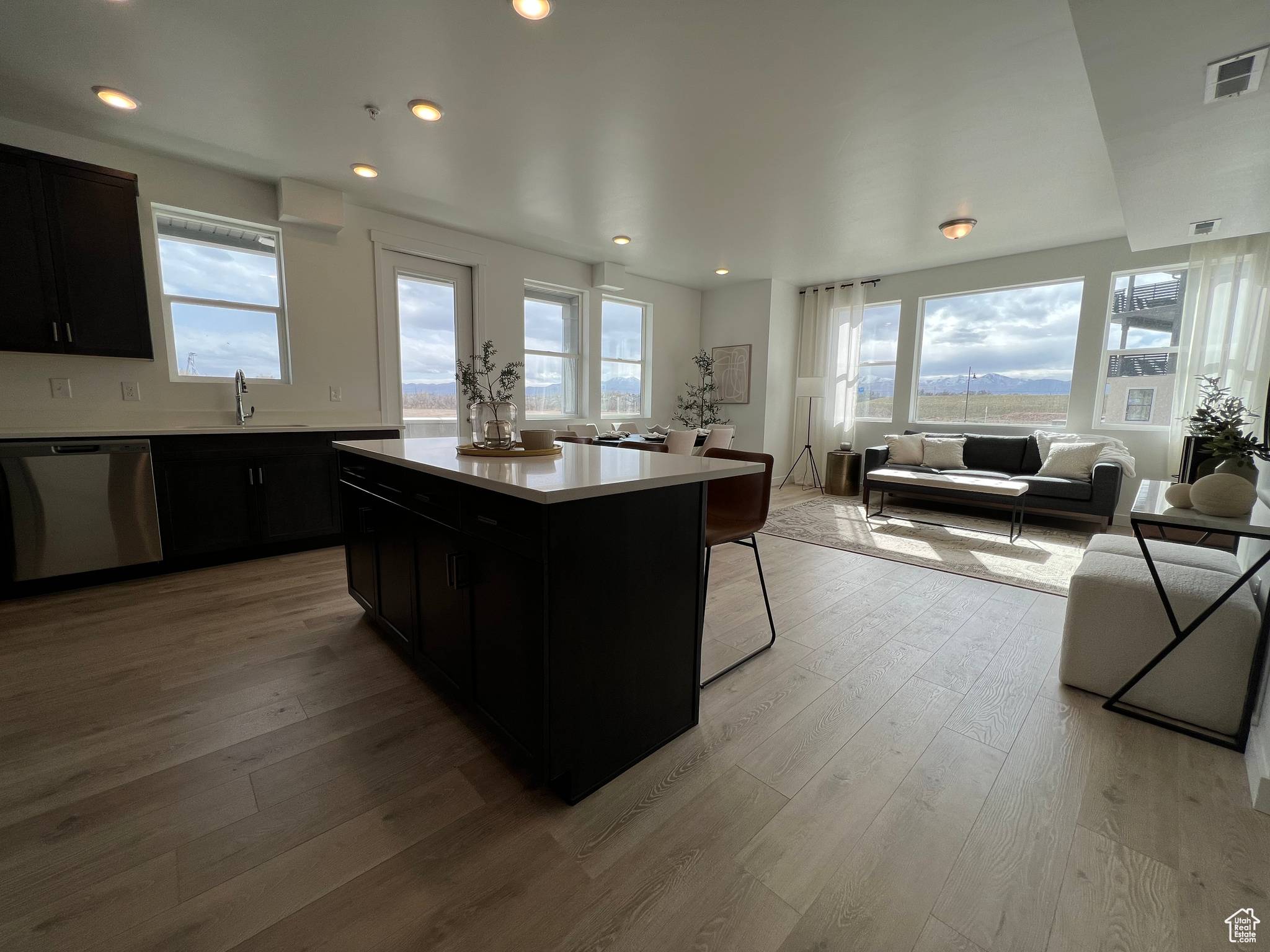 Midvale, UT 84047,8333 S IRIS LUMI LN W #Q102