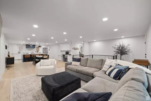 Holladay, UT 84117,5223 S HILLSDEN DR